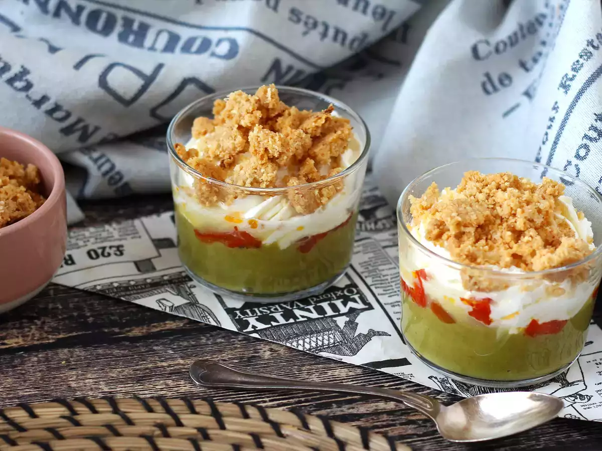 Vegetáriánus verrines: borsókrémleves, parmezán morzsa és mascarpone krém - fotó 7