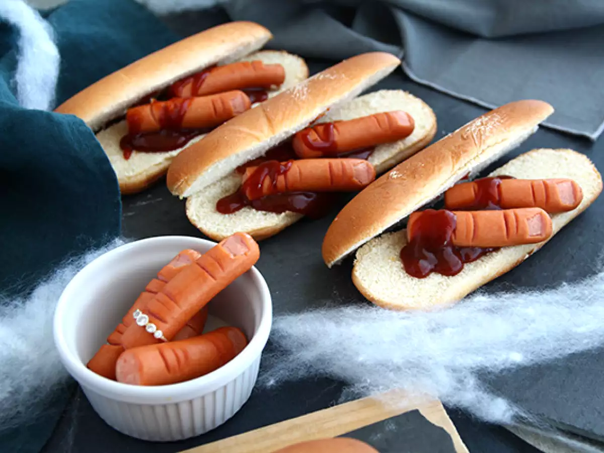 Véres Halloween hot dogok - fotó 2