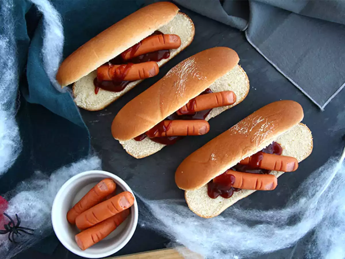 Véres Halloween hot dogok - fotó 4