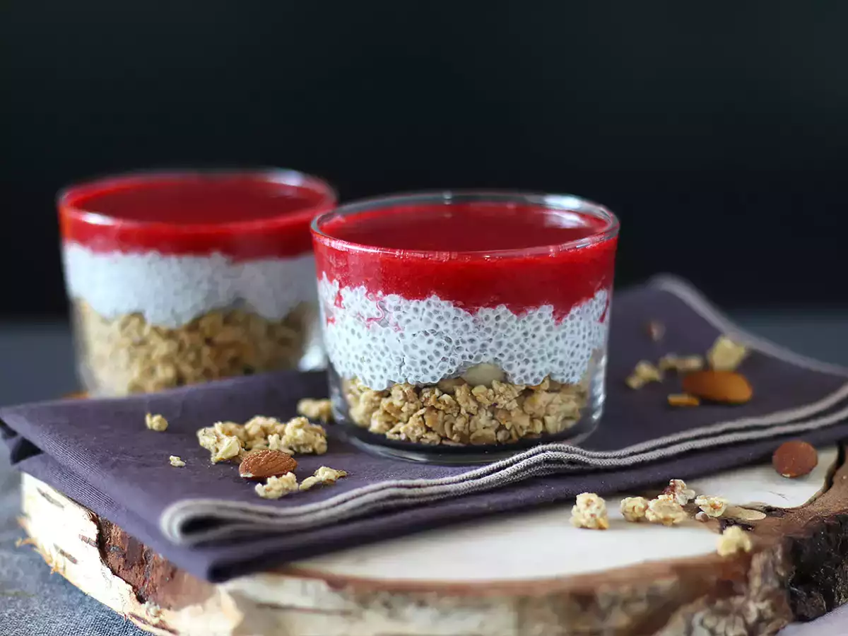 Verrines chia puding kókusztejjel, málnával és granolával - fotó 4