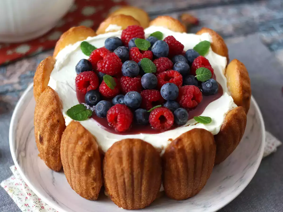 Vörös gyümölcsös charlotte madeleines-szel - fotó 3