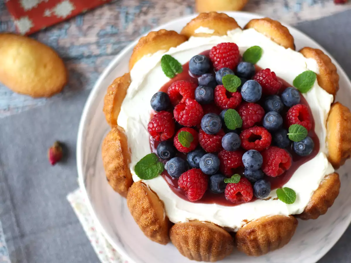 Vörös gyümölcsös charlotte madeleines-szel - fotó 6