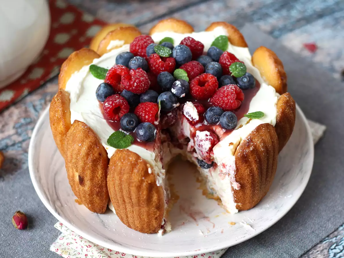 Vörös gyümölcsös charlotte madeleines-szel - fotó 8
